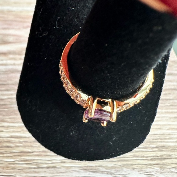 Yellow Gold Amethyst and crystals ring - Picture 3 of 8